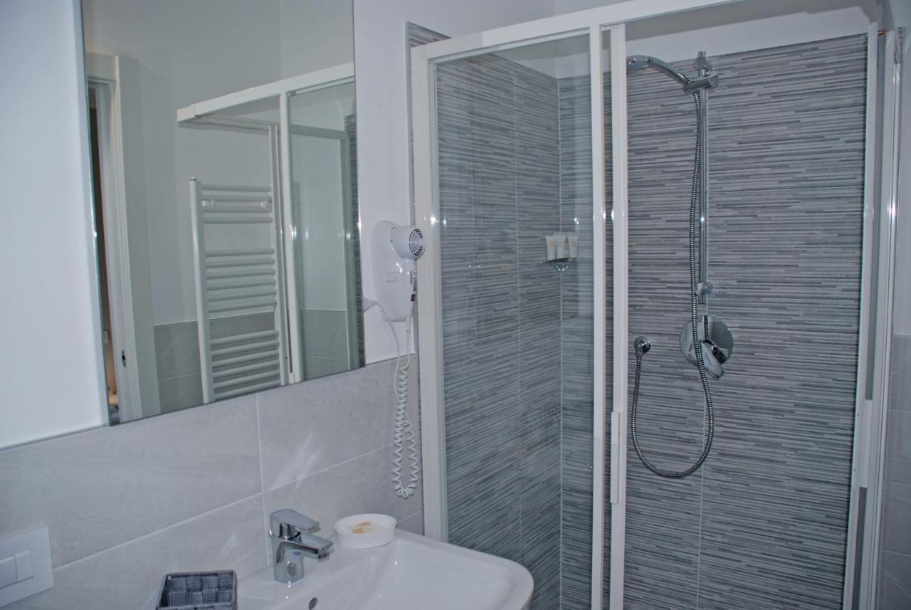 Bonne Nuit Guest House Azzano San Paolo Exterior foto
